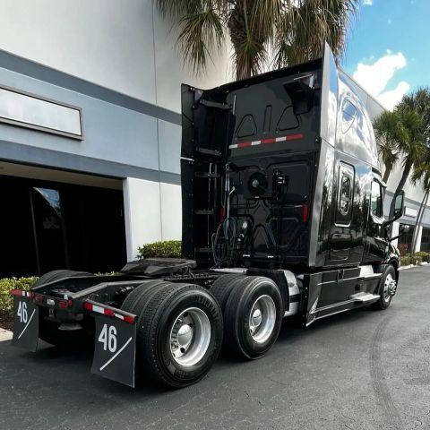 FREIGHTLINER CASCADIA - Thumbnail 4