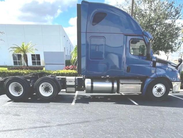 FREIGHTLINER CASCADIA - Thumbnail 4