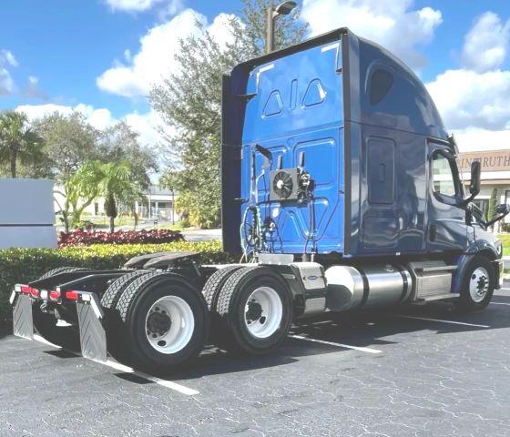 FREIGHTLINER CASCADIA - Thumbnail 5