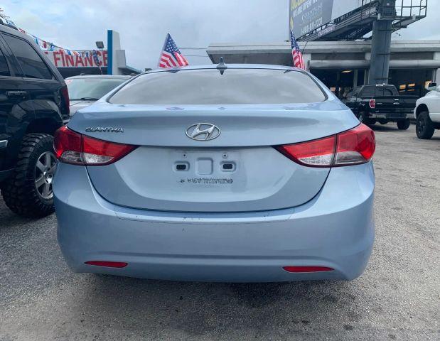 Hyundai ELANTRA - Thumbnail 5