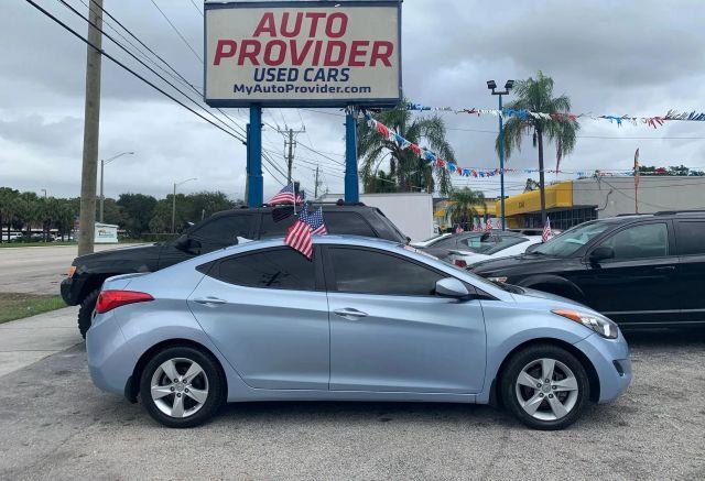 Hyundai ELANTRA - Thumbnail 3