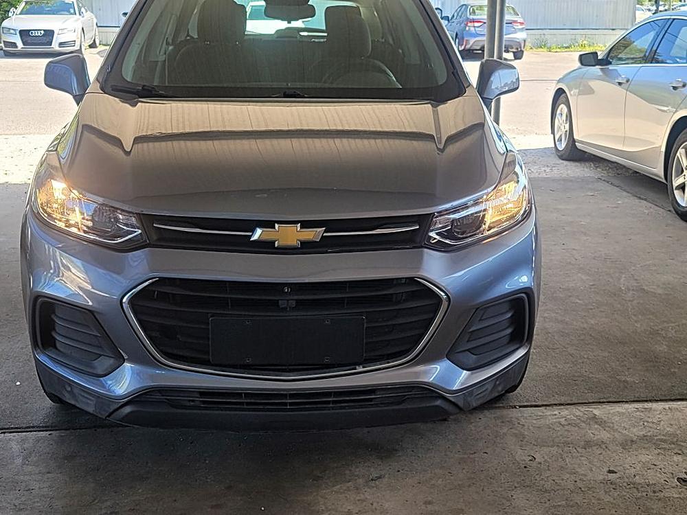 CHEVROLET TRAX - View 1