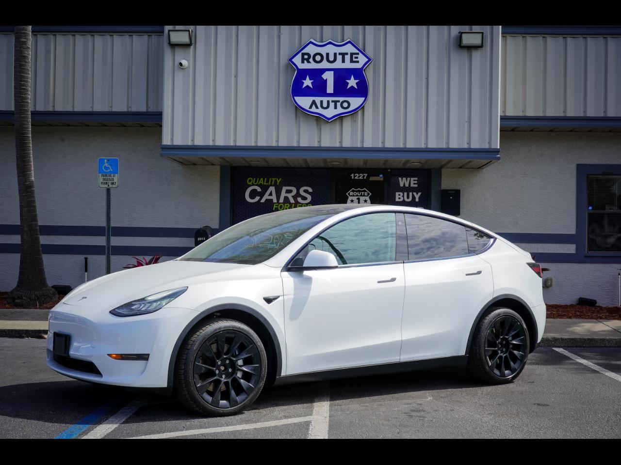 Tesla Model Y - View 1