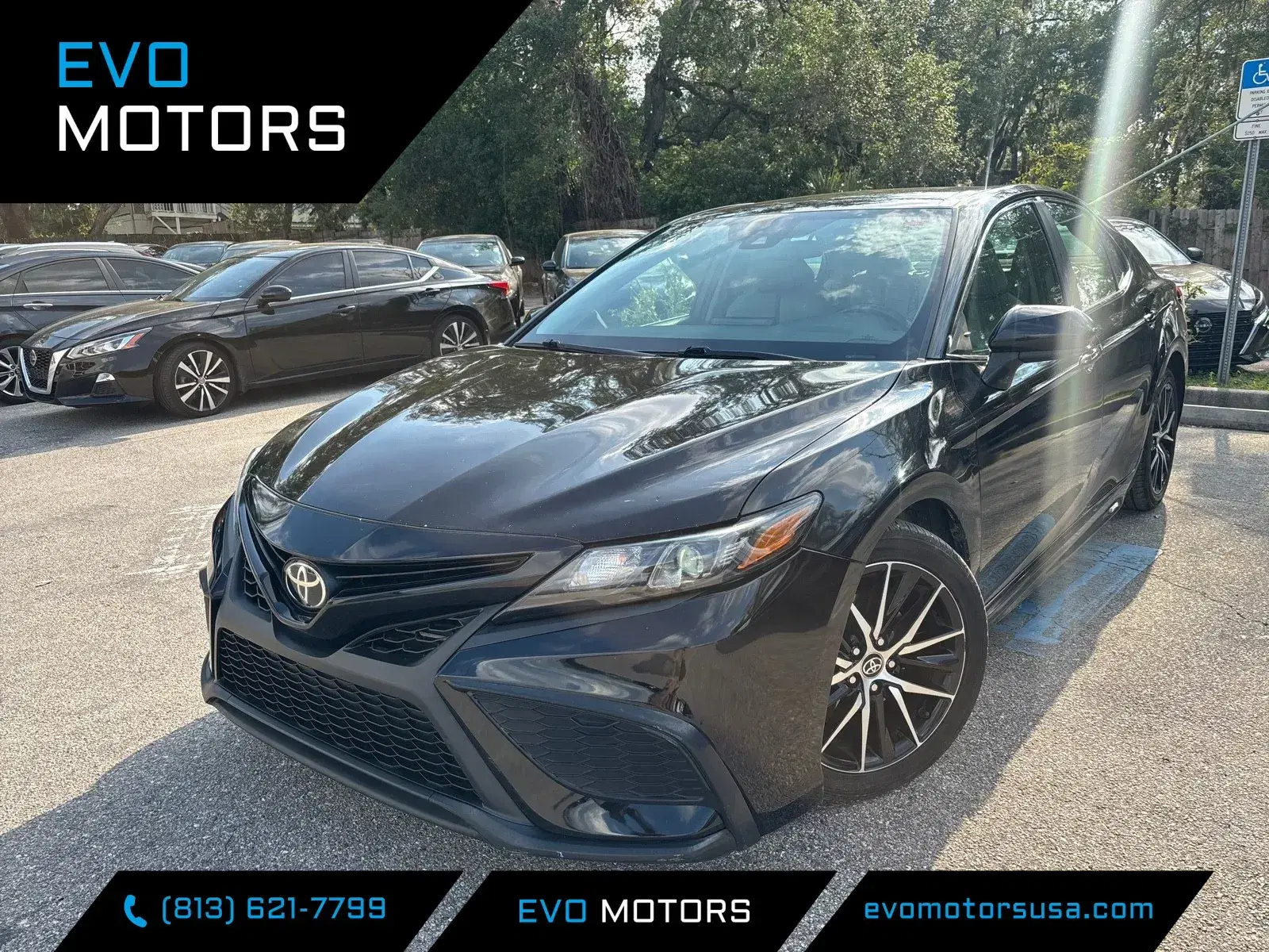 Toyota Camry Se - View 1