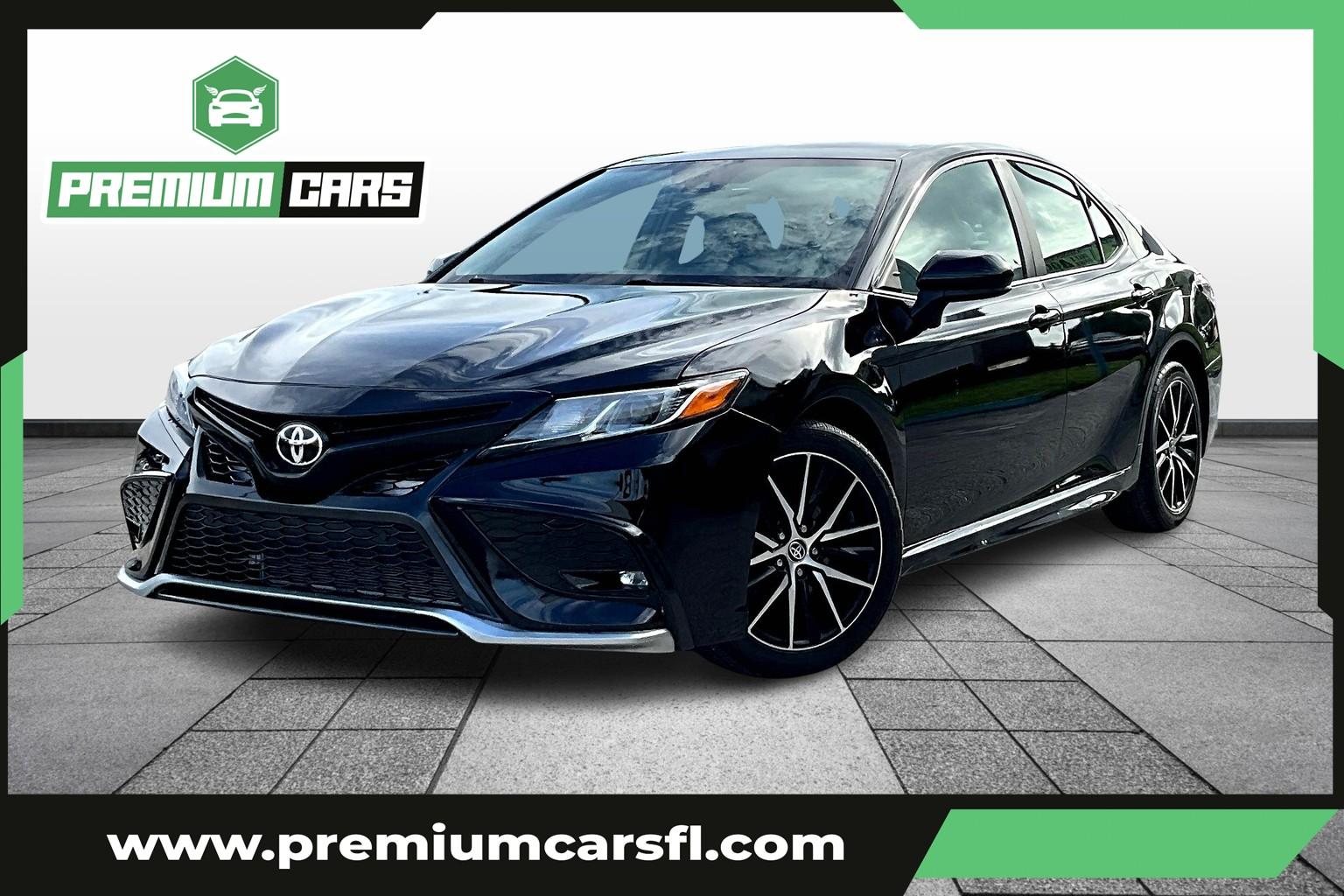 Toyota Camry Se Sedan 4D - View 1