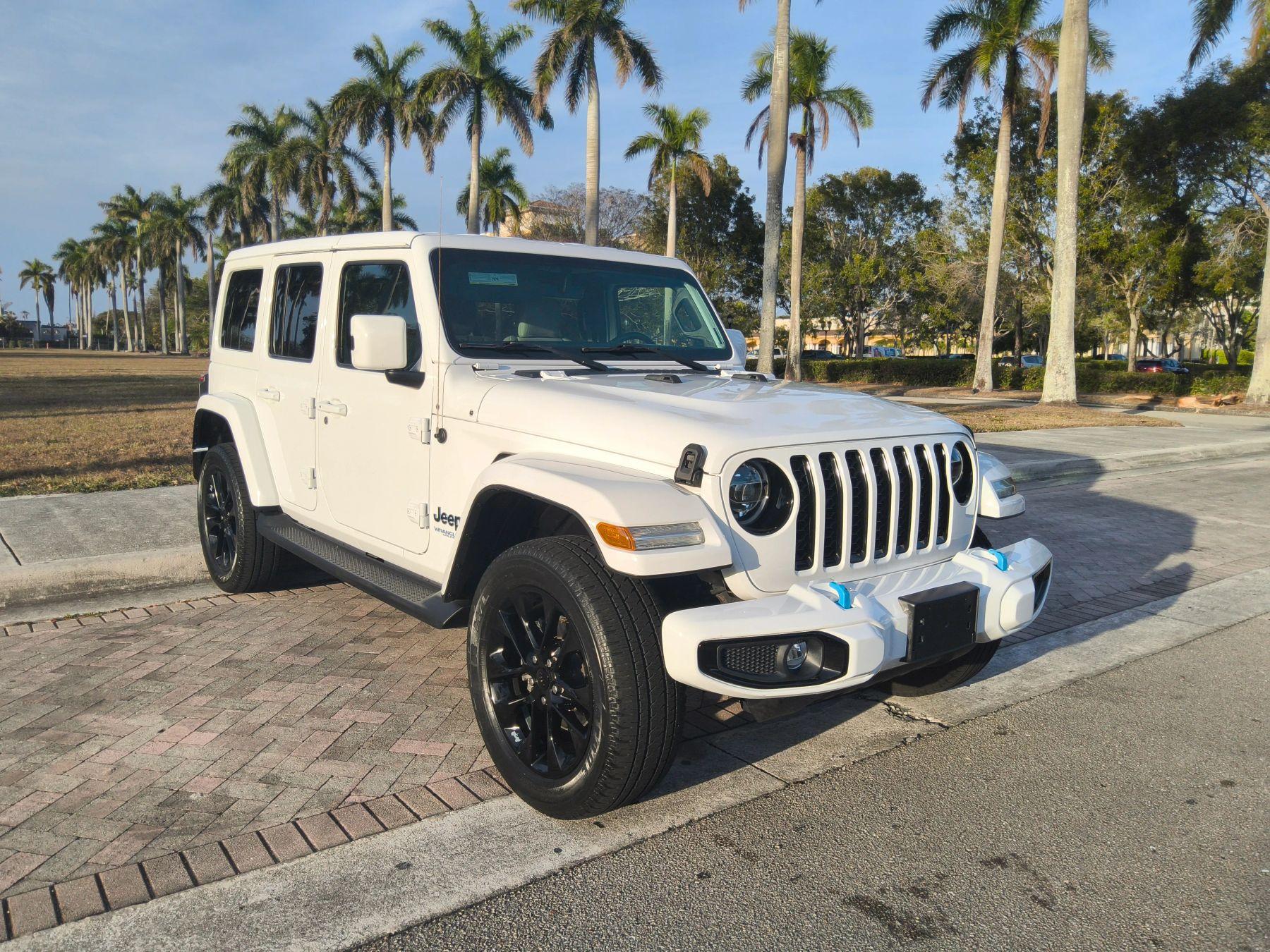 Jeep Wrangler Unlimited 4Xe - View 1