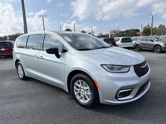 Chrysler Pacifica Select - View 1